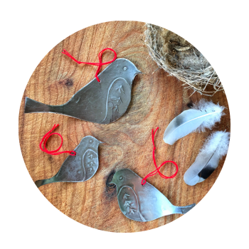 1024 circles wood robins.jpg